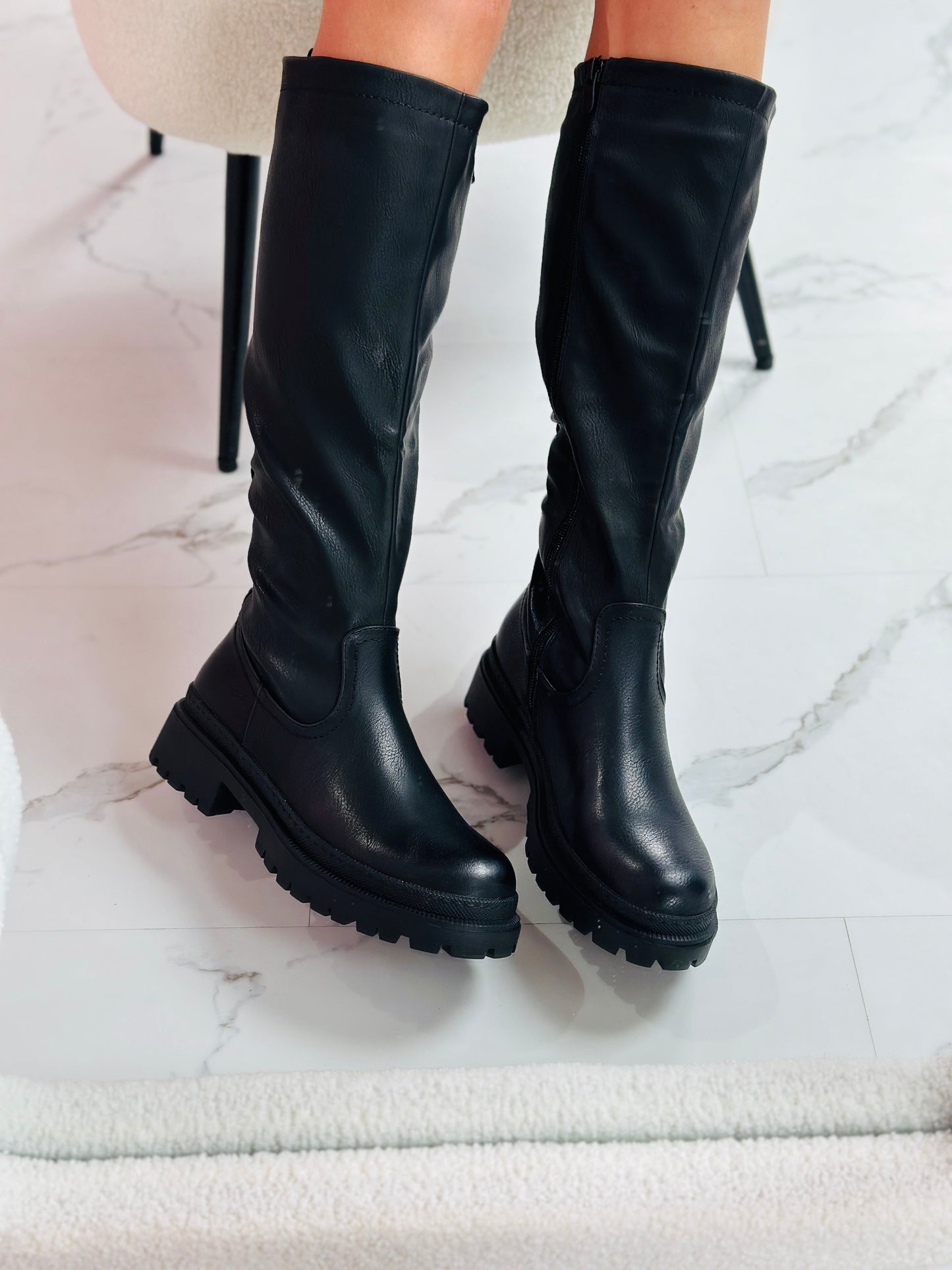 MASIE | Botas negras hasta la rodilla