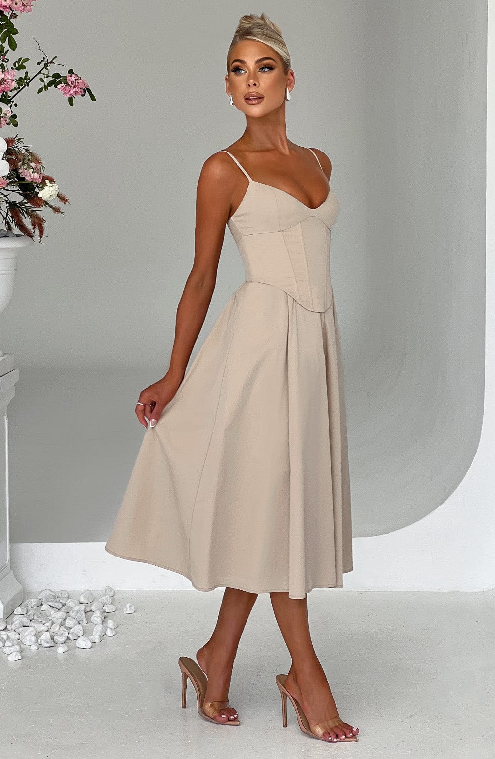 MAILEEN | Vestido midi elegante estilo corsé