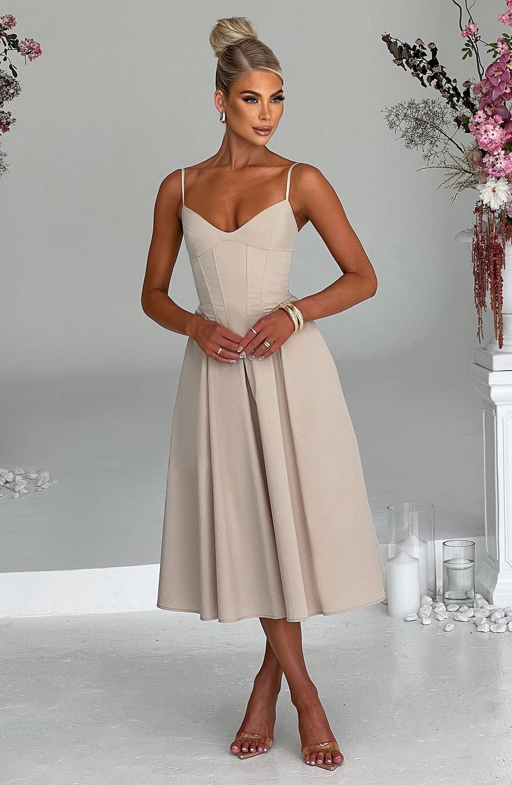 MAILEEN | Vestido midi elegante estilo corsé