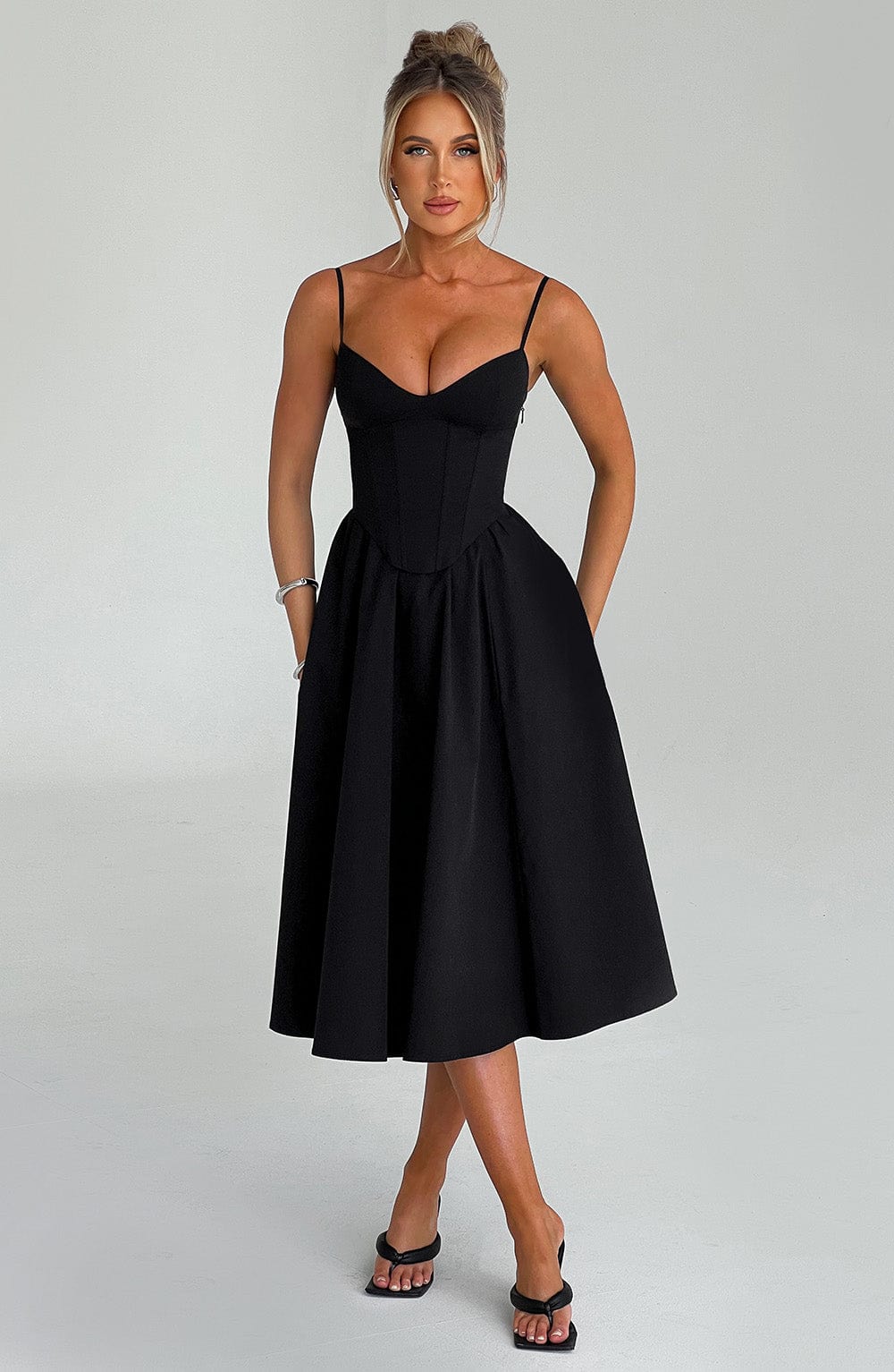 MAILEEN | Vestido midi elegante estilo corsé