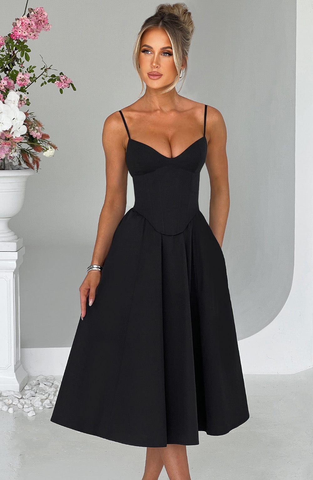 MAILEEN | Vestido midi elegante estilo corsé