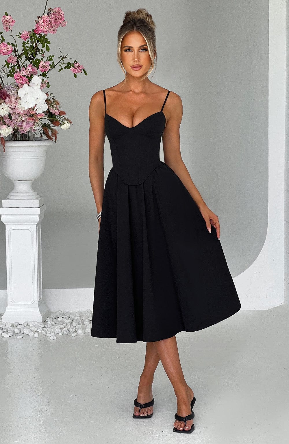 MAILEEN | Vestido midi elegante estilo corsé