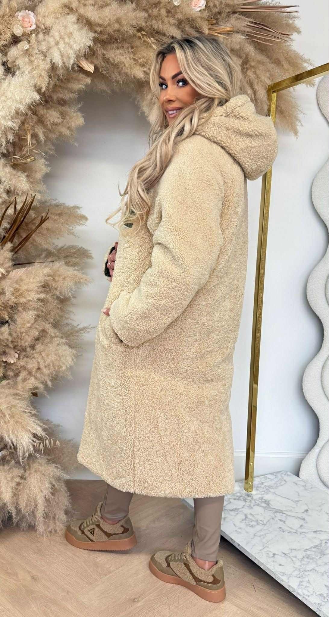 NORA | Abrigo largo acolchado con forro teddy